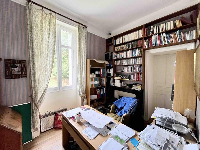 Maison - 222 m² - 9 pièces