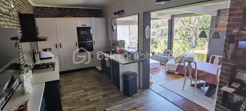 Villa - 267 m² - 8 pièces