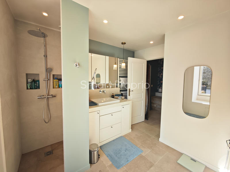 Maison - 300 m² - 9 pièces