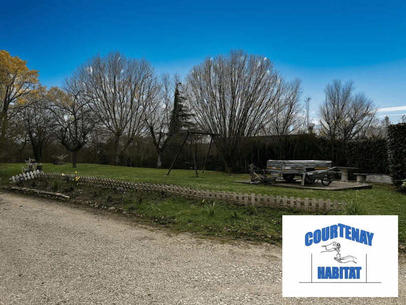 Maison - 95 m² - 9 pièces