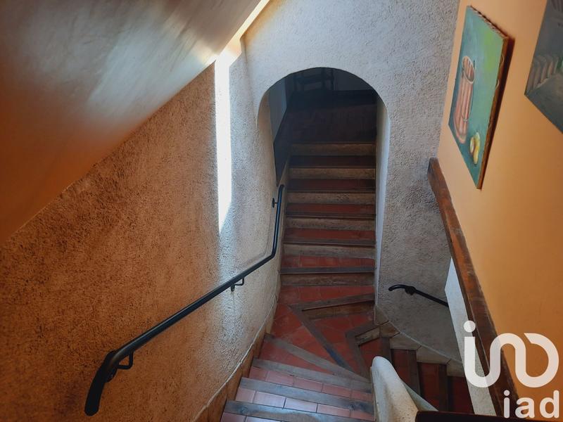 Maison - 221 m² - 7 pièces