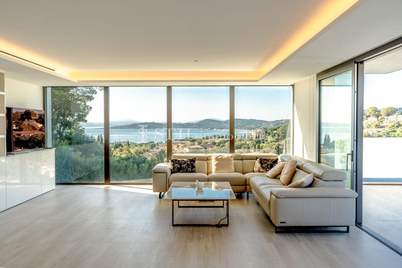 Villa - 297 m² - 8 pièces