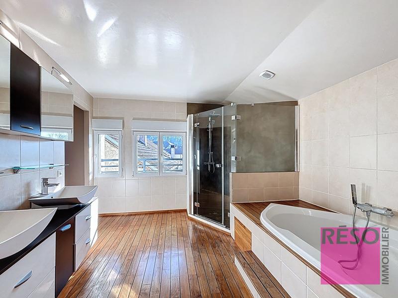 Maison - 186 m² - 7 pièces