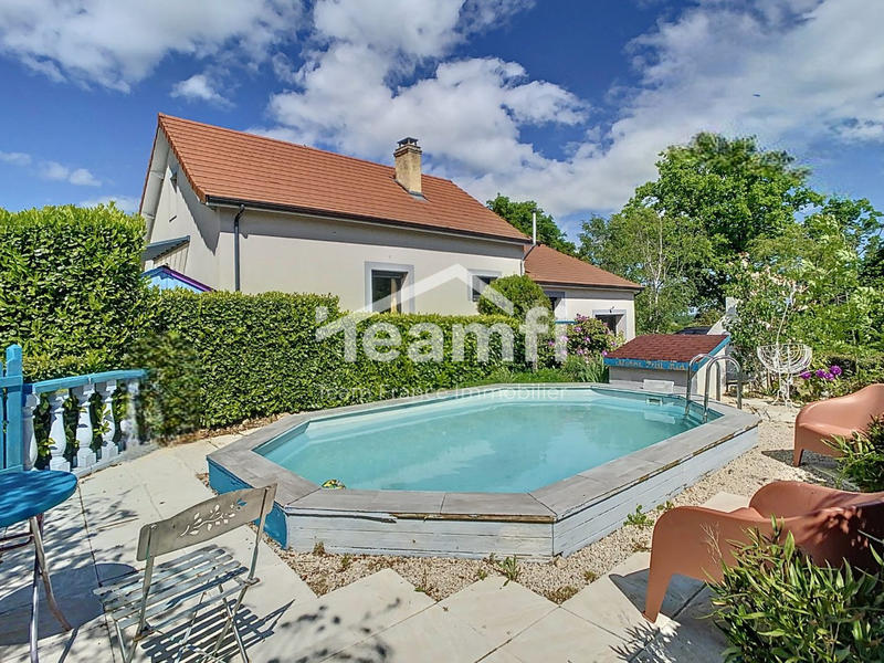 Maison - 121 m² - 6 pièces