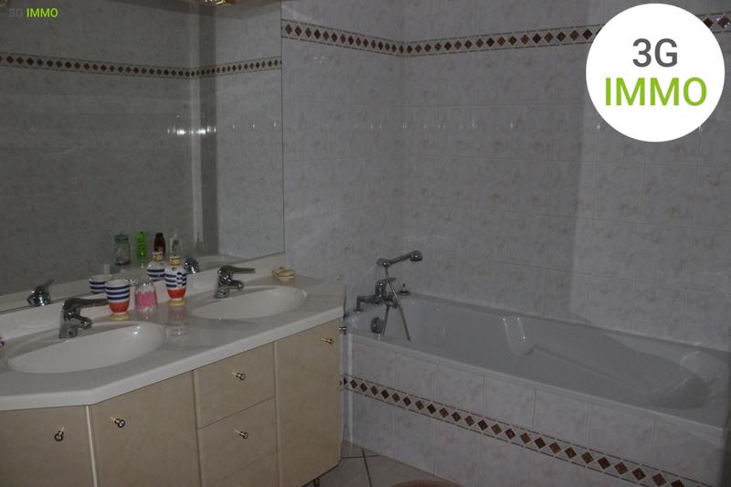 Villa - 270 m² - 10 pièces