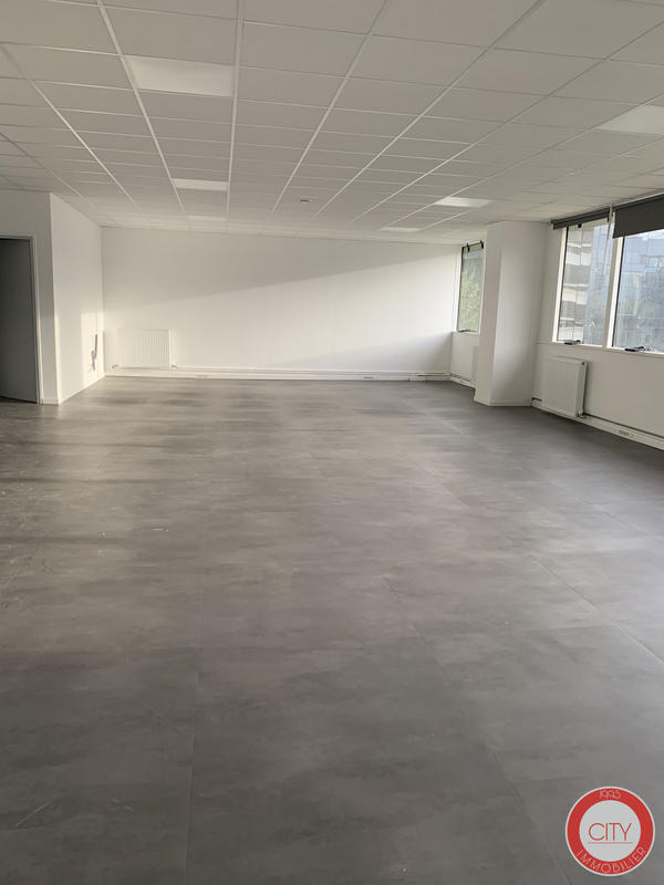 Local commercial - 143 m²