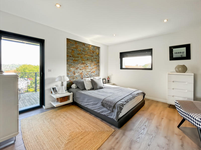 Maison - 226 m² - 7 pièces