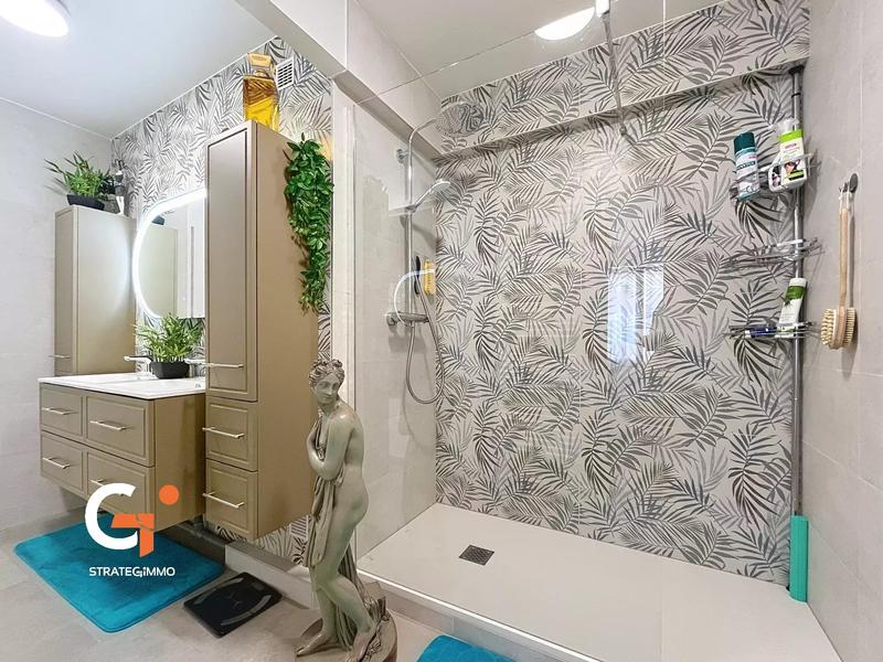 Appartement - 100 m² - 4 pièces