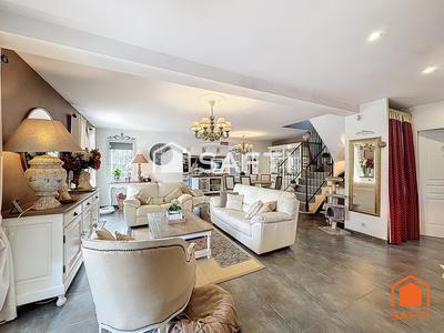 Maison - 140 m² - 5 pièces