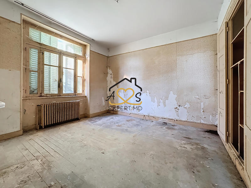 Maison - 322 m² - 20 pièces