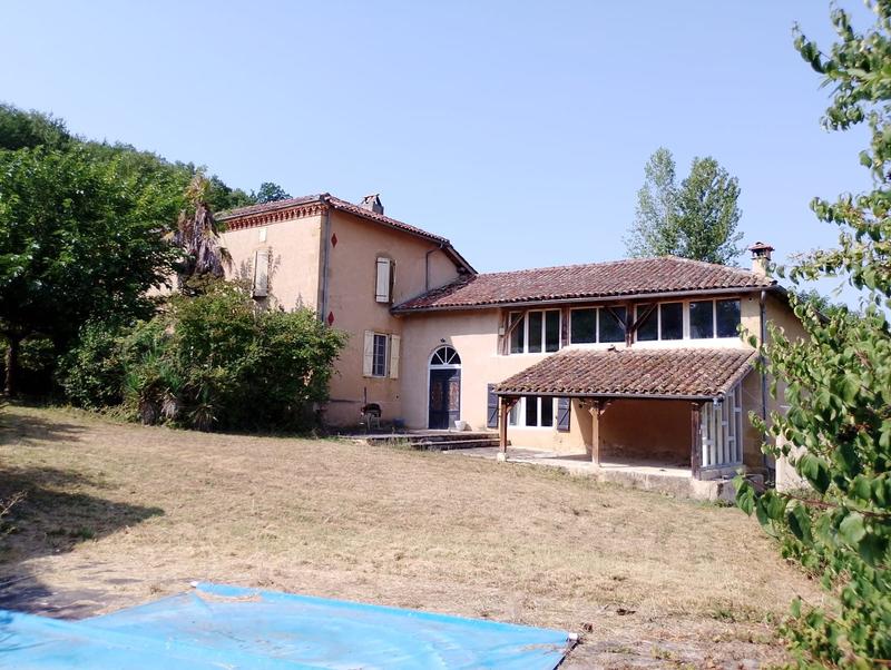 Maison - 380 m² - 9 pièces