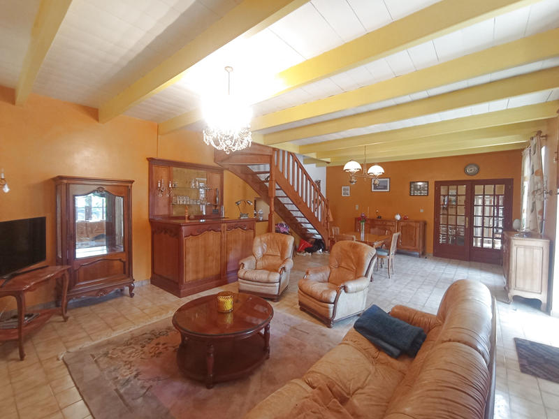 Maison - 161 m² - 6 pièces