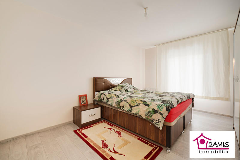 Maison - 286 m² - 10 pièces