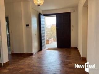 Maison - 230 m² - 7 pièces