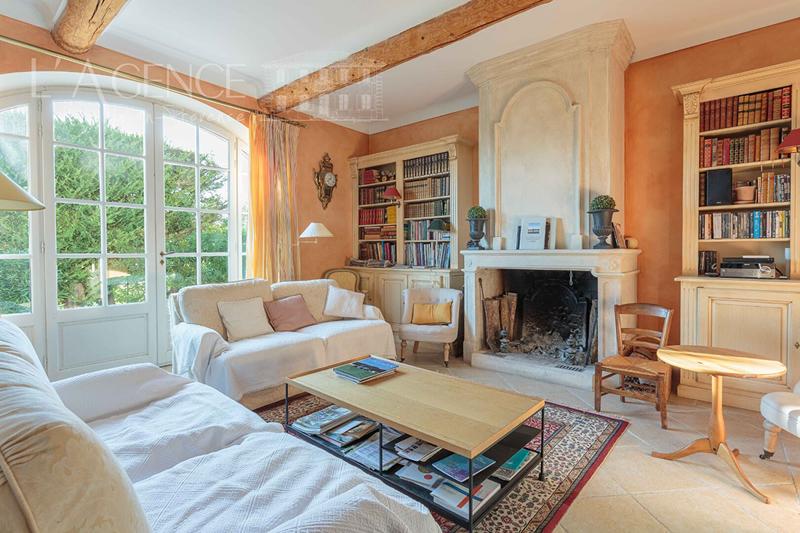 Maison - 326 m² - 7 pièces