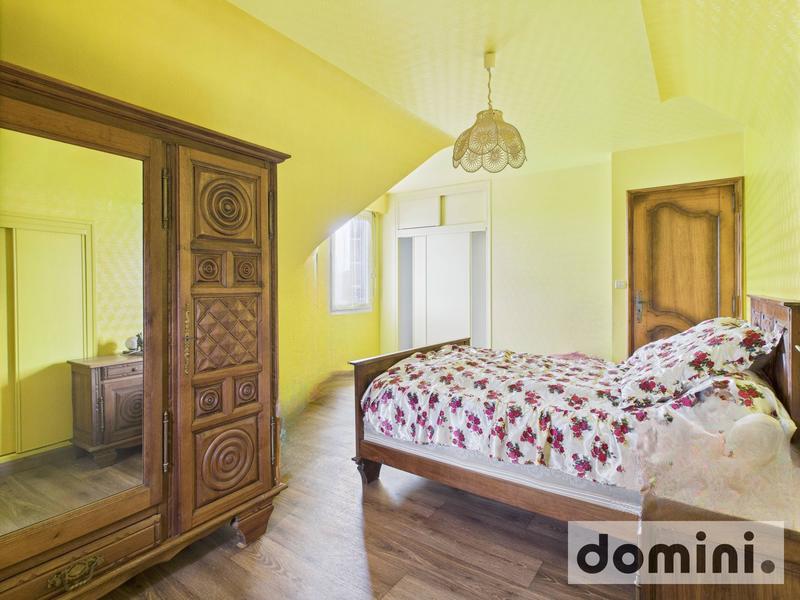 Maison - 188 m² - 9 pièces