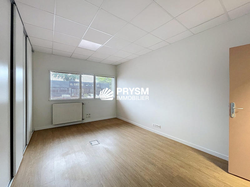 Bureau - 119 m² - 6 pièces