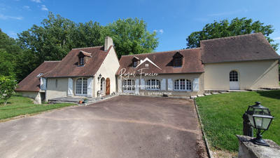 Maison ancienne - 250 m² - 11 pièces