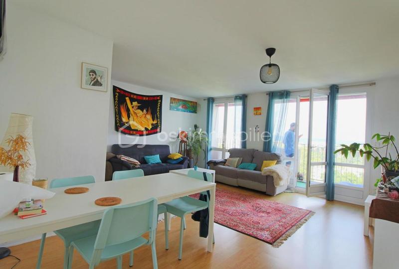 Appartement - 85 m² - 4 pièces