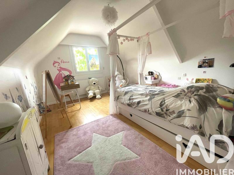 Maison - 180 m² - 8 pièces