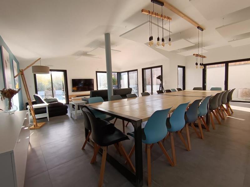 Maison - 230 m² - 9 pièces