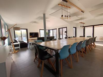 Maison - 230 m² - 9 pièces