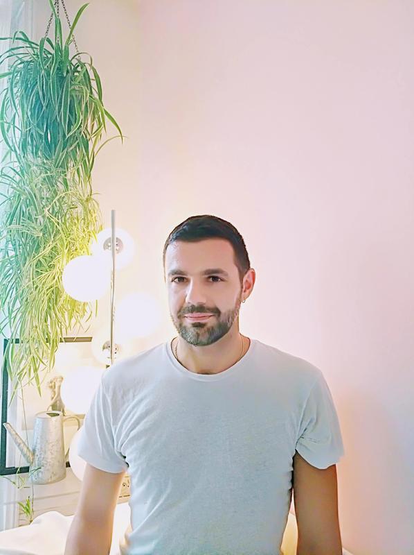 Charles Guillon - Masseur - Ayurvédique Yoga Massage