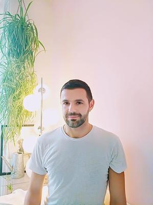 Charles Guillon - Masseur - Ayurvédique Yoga Massage