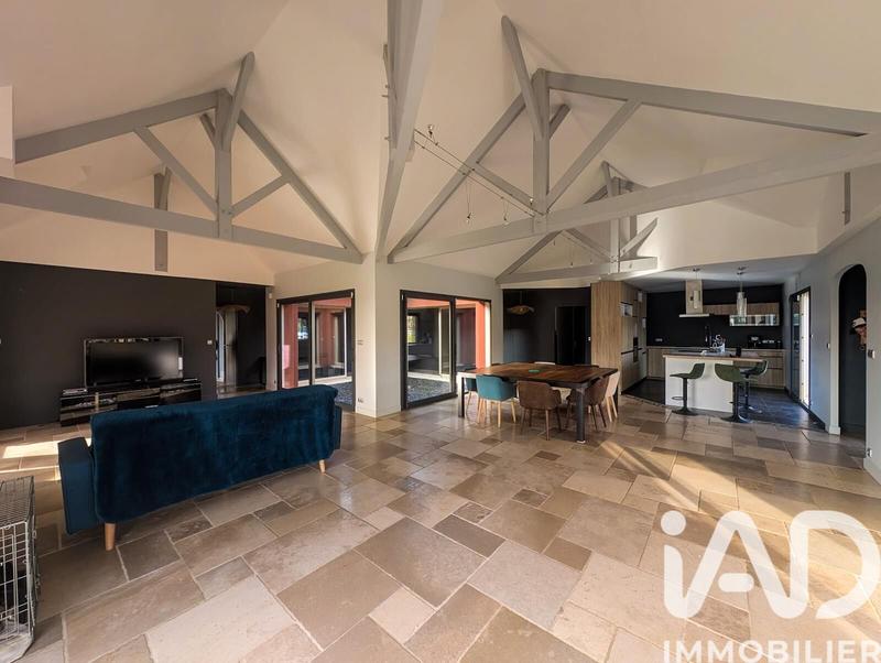 Maison - 170 m² - 5 pièces