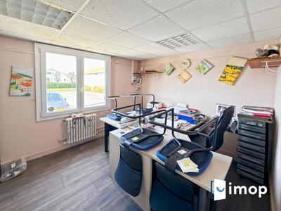 Bureau - 590 m²