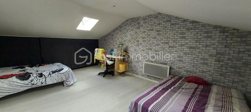 Maison en pierre - 236 m² - 11 pièces