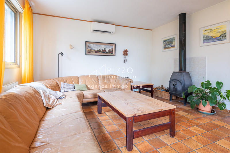 Maison - 200 m² - 6 pièces