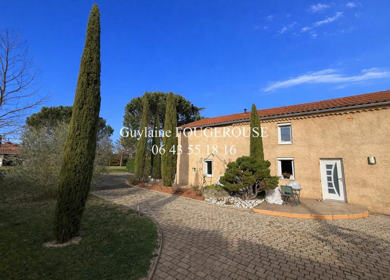 Maison - 325 m² - 13 pièces