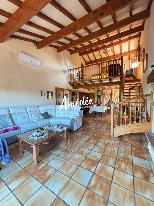 Maison traditionnelle - 193 m² - 6 pièces