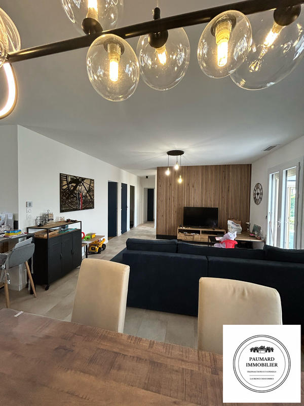 Maison - 104 m² - 8 pièces