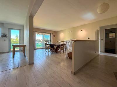 Appartement - 99 m² - 5 pièces