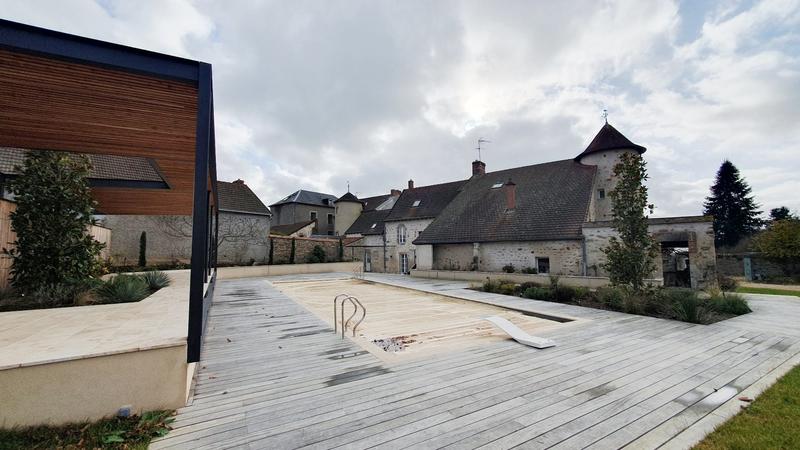 Maison - 285 m² - 11 pièces