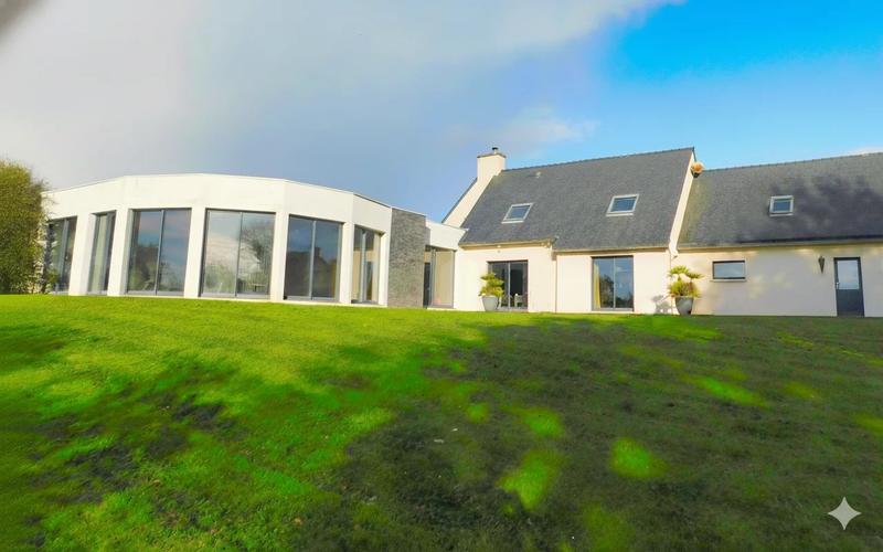 Maison - 181 m² - 6 pièces