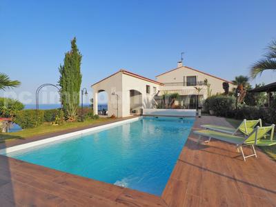 Villa - 200 m² - 6 pièces