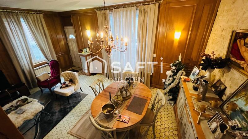 Maison - 244 m² - 8 pièces