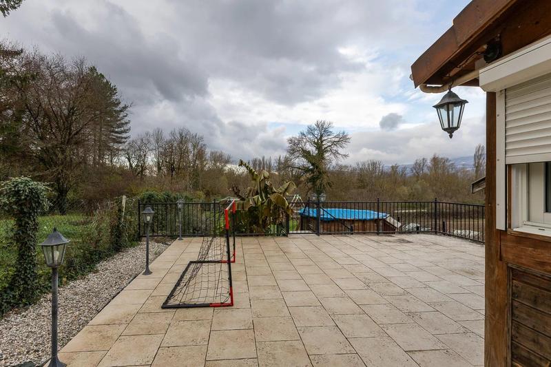 Maison - 140 m² - 6 pièces