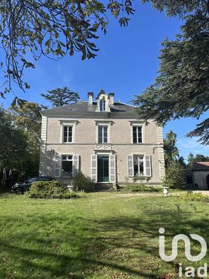 Maison - 300 m² - 10 pièces