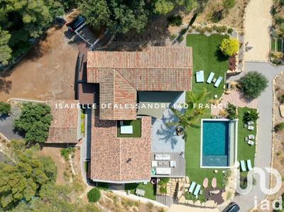 Maison - 340 m² - 10 pièces