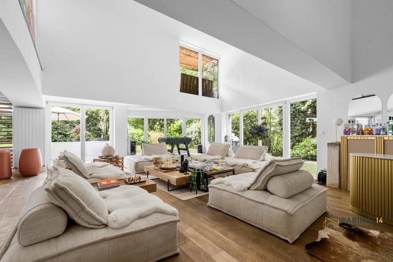 Villa - 720 m² - 10 pièces