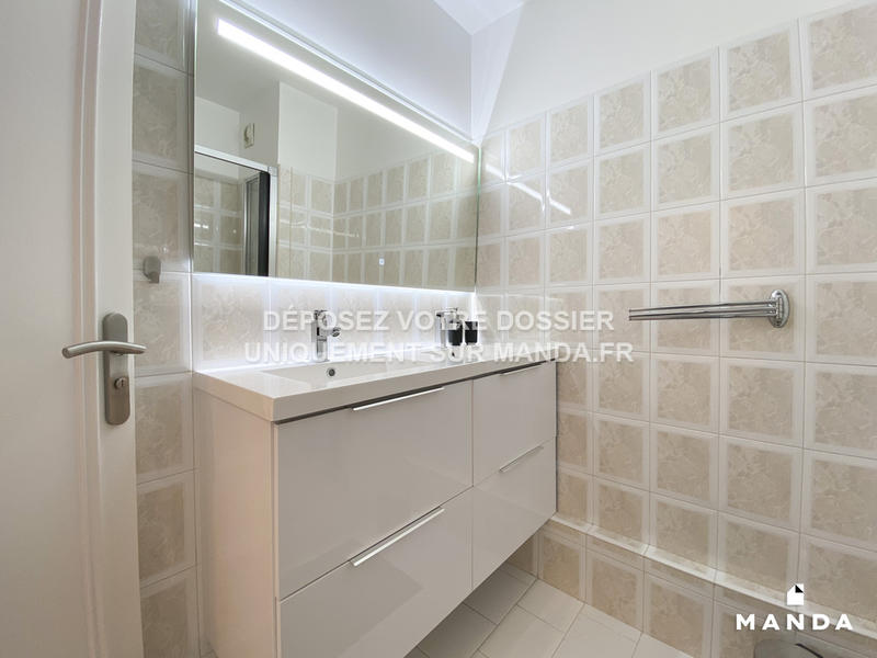 Chambre - 11 m² - 5 pièces