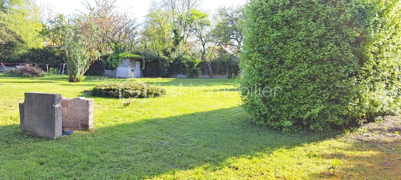 Terrain constructible - 1 000 m²