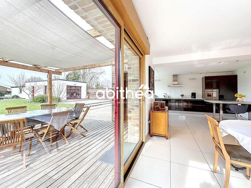 Maison - 200 m² - 9 pièces