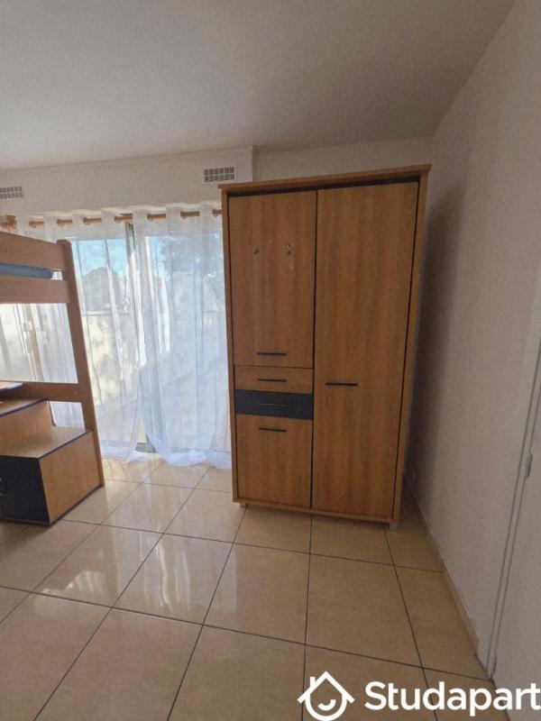 Chambre - 11 m² - 1 pièce