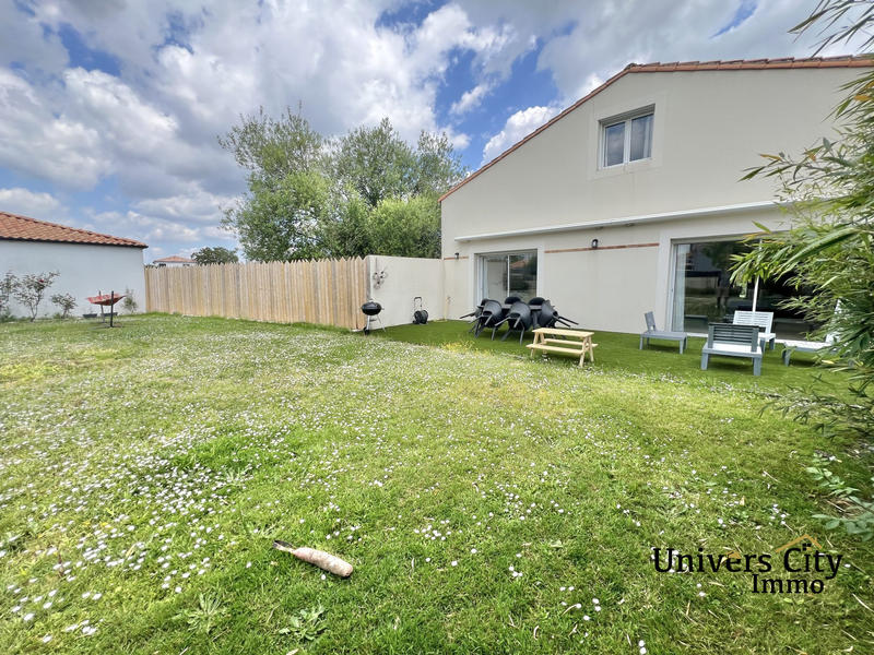 Maison - 259 m² - 8 pièces