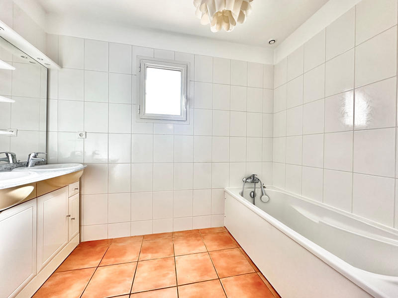 Maison - 166 m² - 5 pièces